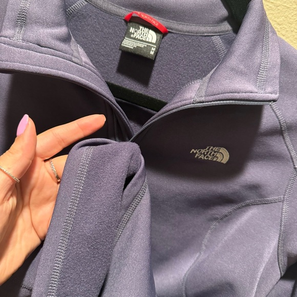 The North Face Women size M Purple Fleece Lined Pullover Jacket - EUC - Picture 4 of 5